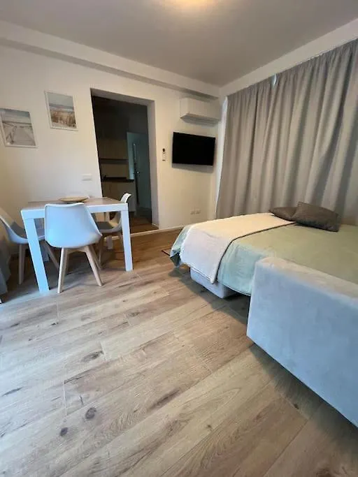 Casa Silvia, Bilocale Nuovo A 100 Mt Dal Mare Apartamento Riccione Itália